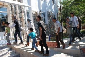 Didim'de 28 ka&ccedil;ak g&ouml;&ccedil;men yakalandı