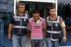 Su&ccedil; makinası polisten ka&ccedil;amadı
