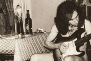 &Ccedil;ıplak baba 57. yılını kutluyor