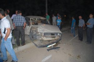 Kafa kafaya &ccedil;arpıştılar: 6 yaralı