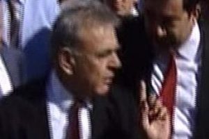 Bakan G&uuml;nay'ı yuhalama gerginliği