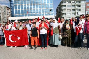 Uşak'ta ter&ouml;re tepki y&uuml;r&uuml;y&uuml;ş&uuml;