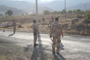 Etrafa sa&ccedil;ılan bombalar toplanıyor
