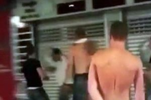 T&uuml;rk gencini b&ouml;yle d&ouml;vd&uuml;ler!
