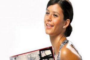 Beren Saat sinema filminde dayak yedi!