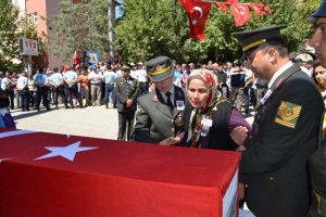 Niğdeli şehit toprağa verildi