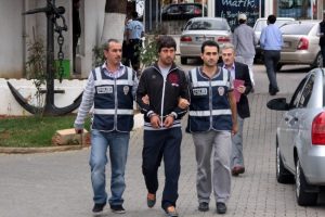 Birlikte alkol aldığı abisini vurdu