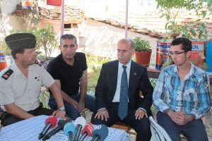 Harput Bursalı yaralı askeri ziyaret etti