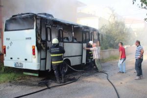 Park halindeki midib&uuml;s yandı