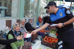 Polis kapı kapı dolaşıp vatandaşları uyarıyor
