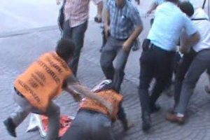 Milli Eğitim'i işgal eden eylemcilere polis m&uuml;dahalesi