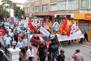 "12 eyl&uuml;l darbesi" protesto edildi