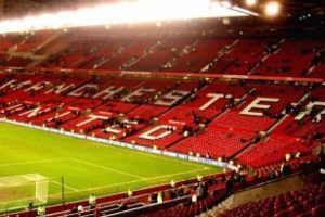 Old Trafford'da sarı-kırmızı &ccedil;ılgınlık!