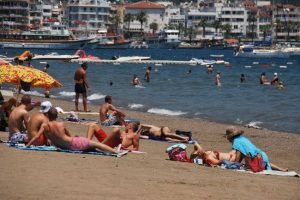 Marmaris'te sahiller turistlere kaldı