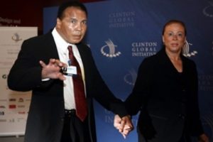 Muhammed Ali'ye '&Ouml;zg&uuml;rl&uuml;k Madalyası'