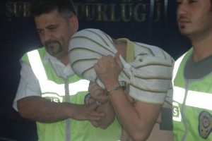 Kapka&ccedil;&ccedil;ı havalandırma boşluğunda yakalandı