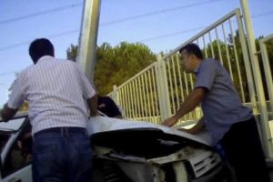 Elektrik direğine &ccedil;arpan ara&ccedil;ta can pazarı
