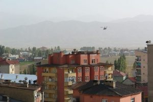Y&uuml;ksekova'da helikopter hareketliliği