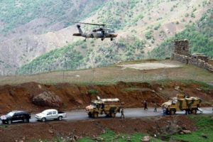 Hakkari'de &ccedil;atışma: 1 korucu şehit