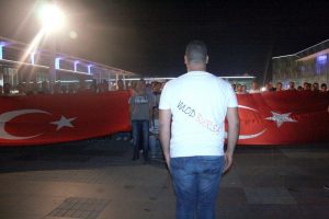 Araba tutkunlarından ter&ouml;re lanet