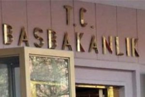 Başbakanlık'ta 'eller yukarı' krizi