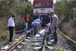 Tren rayları &uuml;zerinde ceset bulundu