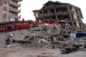 Deprem profes&ouml;r&uuml;nden korkutan uyarı
