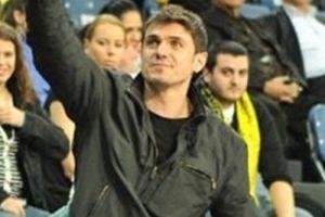 Mirsad T&uuml;rkcan veda ediyor
