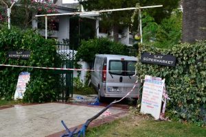 Kısa s&uuml;re yağan yağmur kazayı beraberinde getirdi