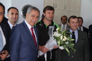 B&uuml;lent Arın&ccedil;'tan Bursaspor'a ziyaret