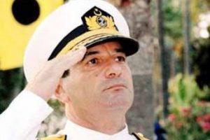 O komutan da tutuklandı