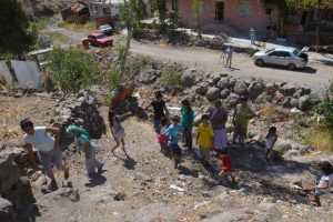 Dere yatağına yapılan gecekondularda sel tehlikesi
