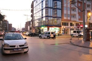 Boğazından bı&ccedil;aklanarak &ouml;ld&uuml;r&uuml;ld&uuml;