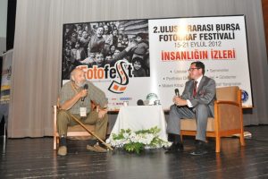 Ara G&uuml;ler Bursalılarla buluştu