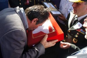 Şehit babasından oğluna son bakış