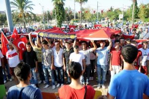 Antalyalı gen&ccedil;lerden ter&ouml;r protestosu