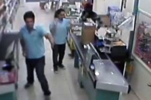 Silahlı soygun kamerada