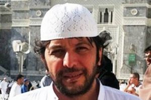 &Uuml;nl&uuml; sanat&ccedil;ı umreye gitmiş