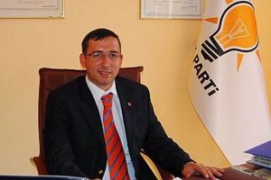 Ak Parti il&ccedil;e başkanı kazada ağır yaralandı
