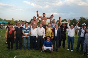 Başpehlivanlığı Aykırı kazandı