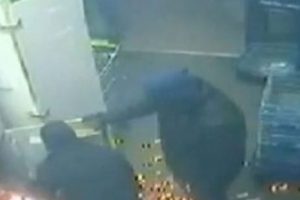 ATM farelerini g&uuml;venlik kamerası yaktı