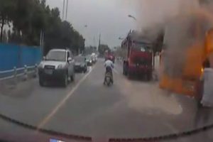 Tek su&ccedil;u yolda y&uuml;r&uuml;mekti
