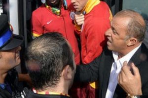 Terim polisle tartıştı!