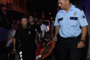 2 kişiyi yaralayan cezaevi firarisi vurularak yakalandı