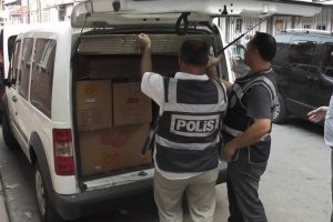 Bursa'da korsan kitap operasyonu