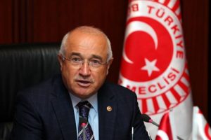 &Ccedil;i&ccedil;ek: PKK istese de silah bırakamaz
