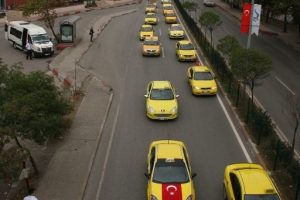 Ter&ouml;re sarı eylem