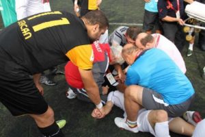 Bursalı futbolcunun dili boğazına ka&ccedil;tı!