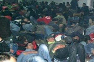 Askerler b&ouml;yle bekletiliyor