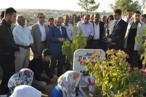Ter&ouml;r kurbanı 4 gen&ccedil; kız, &ouml;l&uuml;m yıl d&ouml;n&uuml;mlerinde anıldılar